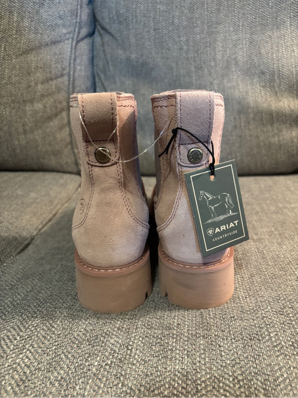 Ariat Wexford Lug Chelsea Boots Sz 8B - Picture 3 of 10
